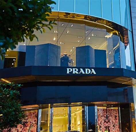 prada istinye park|Prada İzmir İstinye Park.